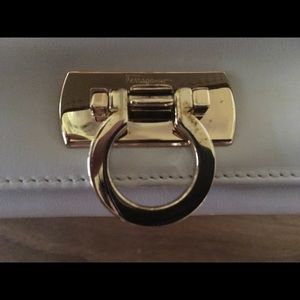 Meet your Posher, Ana